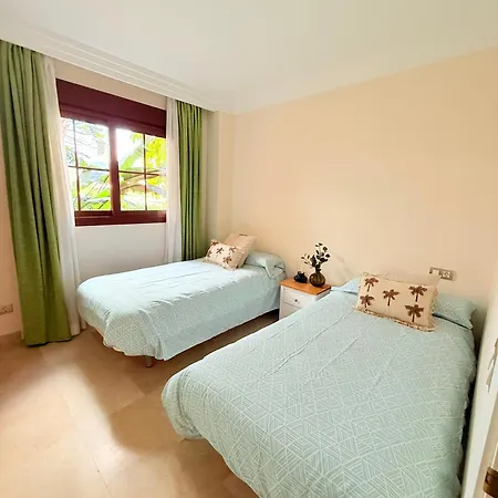 Lägenhet Piso De Lujo Golf Y Playa Estepona